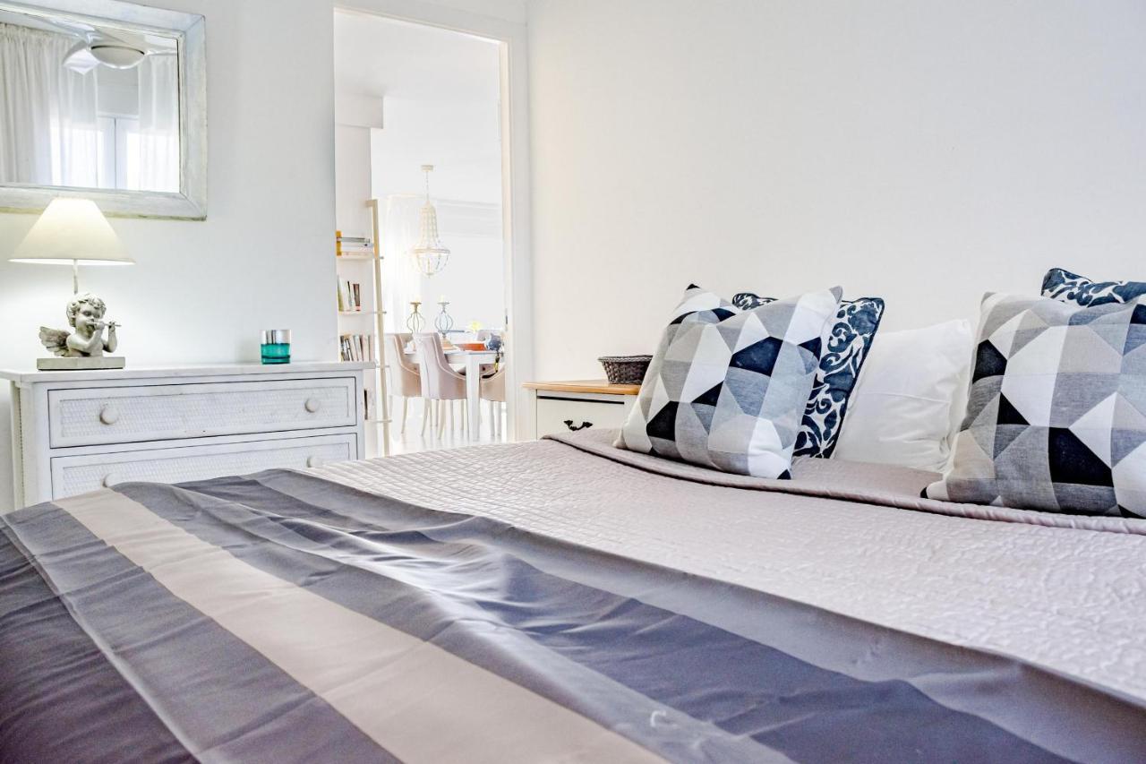 Cp - Modern Beachside Apartment In 에스테포나 외부 사진