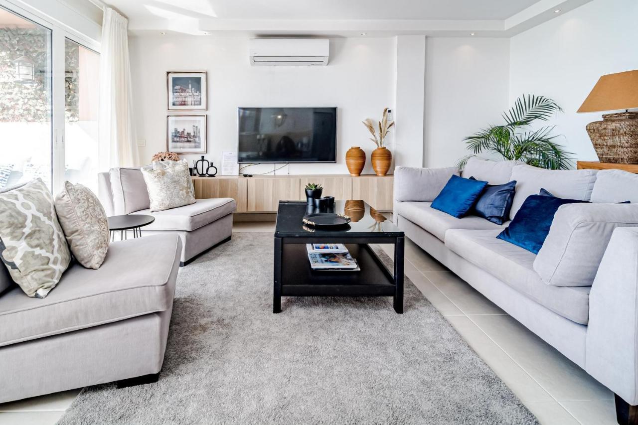 Cp - Modern Beachside Apartment In 에스테포나 외부 사진